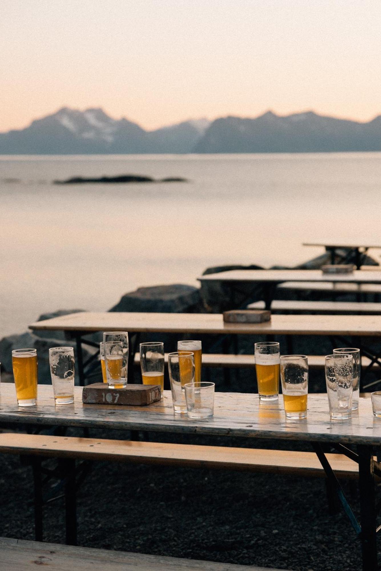 Hotel Trevarefabrikken Henningsvaer Exterior foto